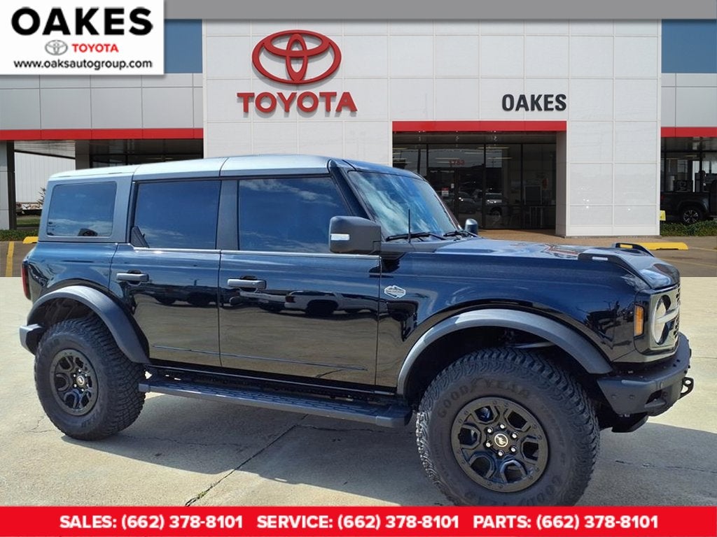 2024 Ford Bronco Wildtrak in Shadow Black — front three-quarter view